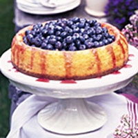 Blueberry Toj Cheesecake nrog Glacéed Blueberries