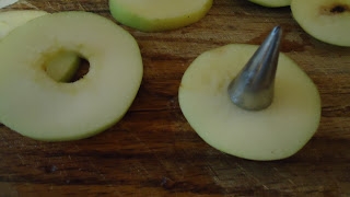 Nduku Pancakes na Slices Apple