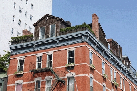 Binne 'n dak-kothuis van Mutli-miljoen dollar wat in NYC versteek is