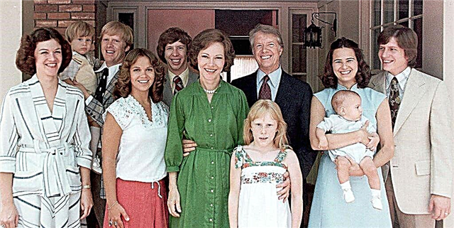 Жимми Картерийн гэр бүл, түүний хүүхдүүд, ач зээ нар орно