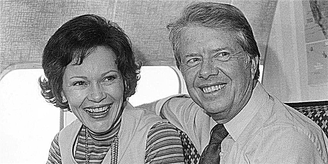 ອະດີດປະທານາທິບໍດີ Jimmy Carter ແລະພັນລະຍາຂອງລາວ Rosalynn Carter ມີເລື່ອງຮັກ Epic