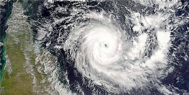 پیش بینی طوفان سال 2019 پیش بینی می کند که 14 طوفان گرمسیری امسال داشته باشد