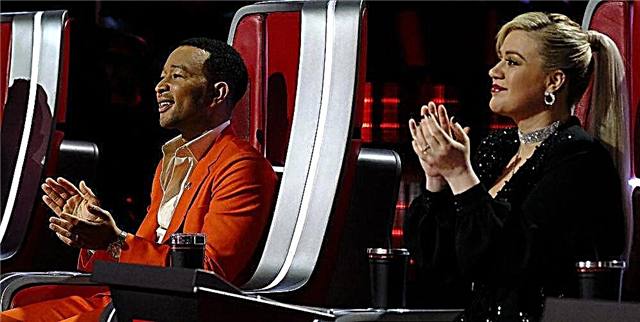 A voz de Kelly Clarkson e John Legend reciben un atraso por ser 