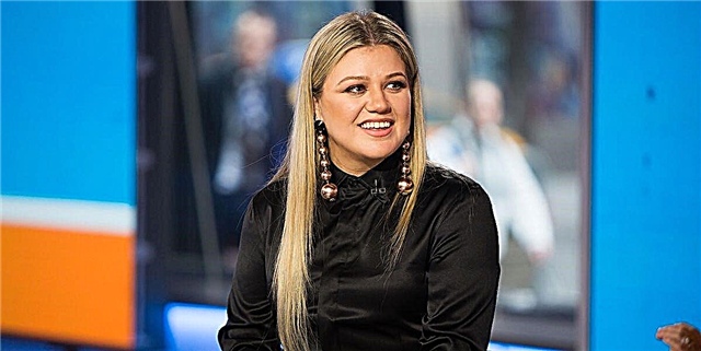 Kelly Clarkson di que traballou no Papa John's antes de gañar o 'American Idol'.