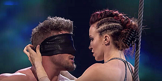 ‘America’s Got Talent’ Trapeze Duo wiem seng Routine gewinnt falsch erëm Probéiert
