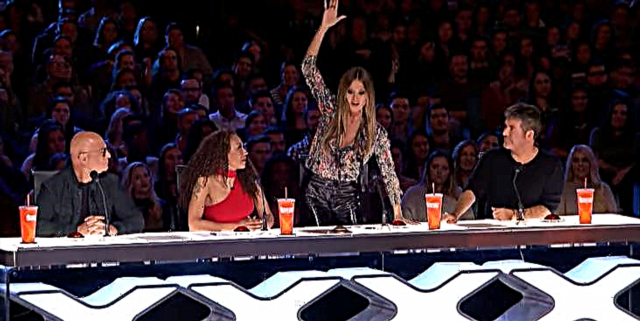 'America's Got Talent' yarışmasının iştirakçısı Makayla Phillips Qızıl Buzzer qazanır və Tərəfdarlar Hirsli
