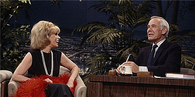 Joan Rivers më në fund flet për mosmarrëveshjen e saj me Johnny Carson në këtë intervistë që nuk dëgjoi kurrë