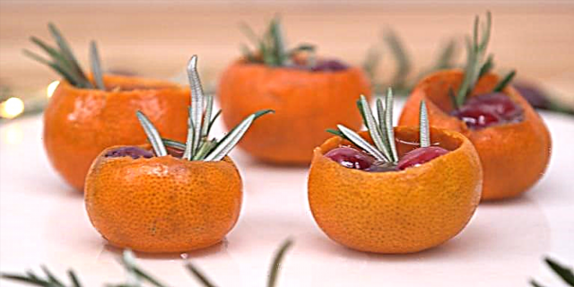 Mga Cranberry-Orange Shots sa Cute Clementine Cups