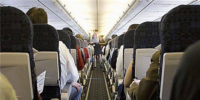 თვითმფრინავის მოგზაურობის ეტიკეტი ყველას უნდა დაეუფლოს არდადეგების წინ