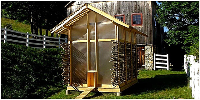 Ang This-of-a-Kind 'Chicken Chapel' ay ang Ultimate Chicken Coop