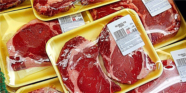 Вот что на самом деле означает эта «кровь» в упаковке мяса