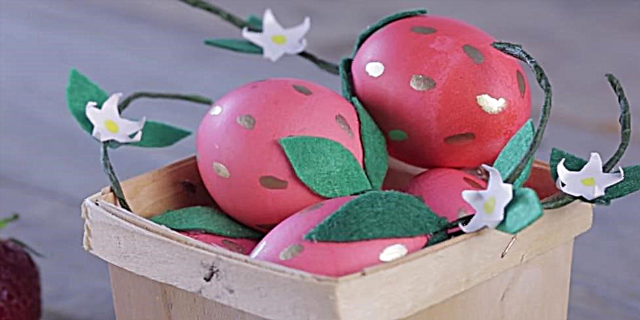 این تخم های توت فرنگی توت فرنگی ممکن است شیرین ترین ایده برای تزئین باشند