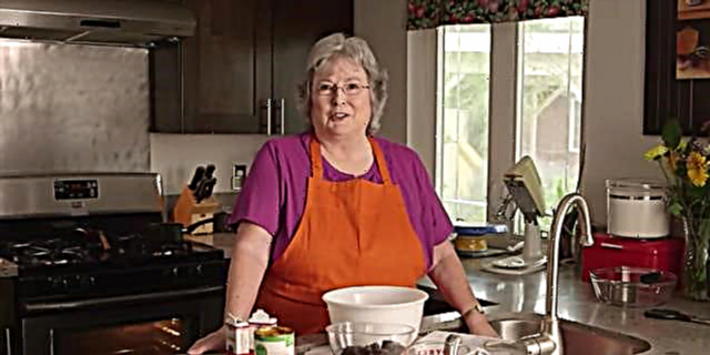 Ver esta avoa divertida con patacas Hilario Tenta facer un bolo de aniversario vegano sen glute
