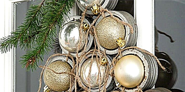 Ditch the Wreath and Hang This Sparkly Mason Jar Lid Door Display Ina áit