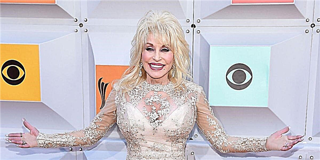 Dolly Parton ແລະຜົວຂອງນາງໄດ້ຕໍ່ ຄຳ ປະຕິຍານໃນວັນຄົບຮອບ 50 ປີຂອງພວກເຂົາ