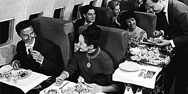 یہ مینوز دکھاتے ہیں کہ کس طرح حیرت انگیز فرسٹ کلاس ہوائی جہاز کا کھانا ہوتا تھا