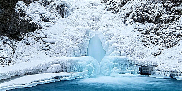 این عکسهای از آبشار یخ زده در آلاسکا کاملاً مسحور کننده هستند