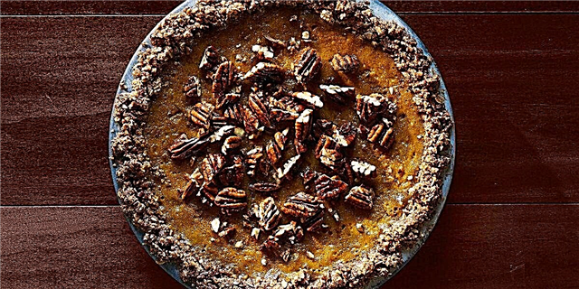 Pumpkin Pie ndi Oat-Pecan Crust