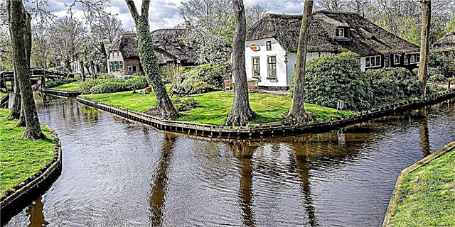 Daar is 'n magiese klein dorpie in Holland waar die strate van water gemaak is