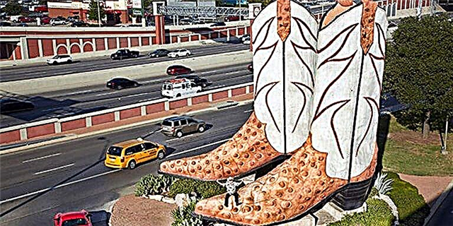 Дүйнөдөгү эң чоң Ковбой ботинкаларын карап көрүңүз