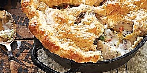 New England Chicken Potpie ກັບ Biscuit Crust