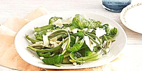Sailéad-asparagus bearrtha agus sailéad sprout na Bruiséile