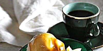 Parzûna Vanilla bi sosê Caramel-Pear