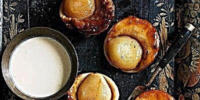 Pear Tartlets tare da Brown-Sugar Crème Fraîche