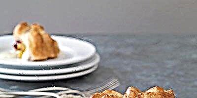 Zoğal-ərik bal ilə bişmiş Brie