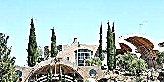 လ၏အင်း: Arcosanti, Arizona