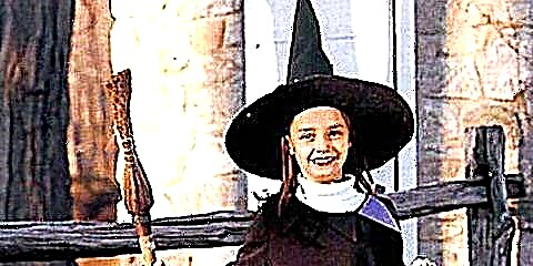 Witch Halloween костюмі