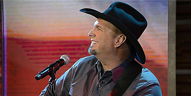 Robin Roberts Shares Instagram Clip of Garth Brooks Performing Brand New Music