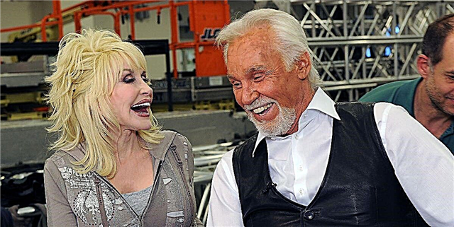 D'Dolly Parton a méi Stars bezuele dem Kenny Rogers am CMT Event vun haut den Owend