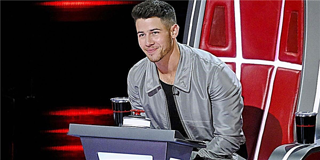Ang The Voice 'Coach na si Nick Jonas ay nagbahagi ng isang Crazy Fact Tungkol sa Kanyang pagkabata at Nahuhumaling kami
