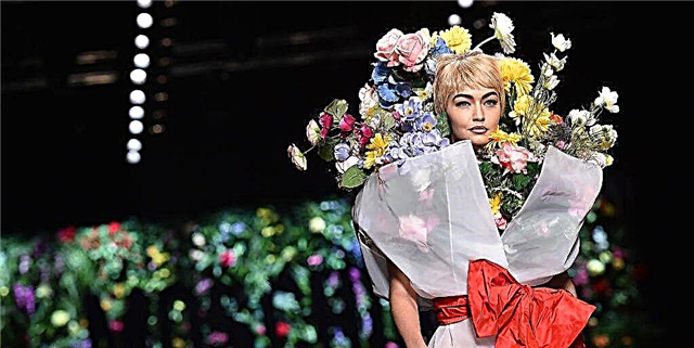 Միլանում «Moschino» ցուցահանդեսը ավելի շատ ծաղիկներ էր, քան հագուստը. Եվ մենք խնամված ենք