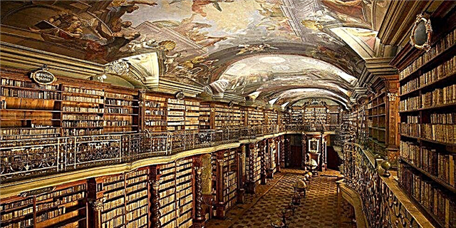 Ĉi tiu 18-ajarcenta Biblioteko en Prago bonas por pli ol nuraj libroj