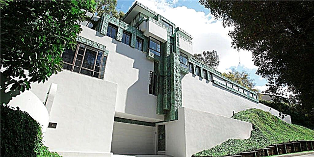KULUMBIKIRA Kanyumba: Art Deco Yokondedwa Kwathupi Ndi Osewera a Hollywood Power
