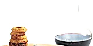 Горячий и хрустящий цыпленок с луковыми кольцами и осенними овощами Рецепт