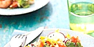Salad Chop-Chop kanthi Udang Gingered lan Resep Calamari