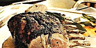 سور کا سور کا گوشت ملک کا ساسیج ، بوربن محفوظ شدہ پیچ اور اسکواش پیوری ترکیب کے ساتھ