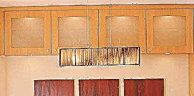 ຈັດຕັ້ງນີ້: Built-In Cabinetry