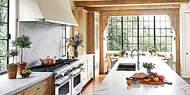 Нарлаг Tudor гал тогооны өрөөний шинэчлэлтийг авчирсан нь орчин үеийн хувьд хангалттай юм