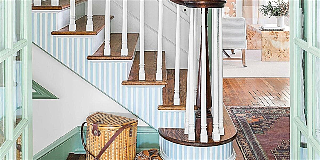 Táimid Obsessed With Grace Mitchell's Wallpapered Stairs