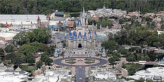Disney World está a pelexar a 43.000 traballadores a partir do 19 de abril
