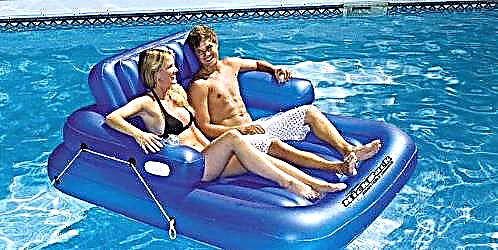 Базенот „кауч“ на пливање е единствениот пливање што ќе ви треба за остатокот од летото