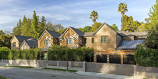 Kelly Clarkson သည်သူမ၏ Los Angeles အိမ်ကိုရောင်းနေသည်