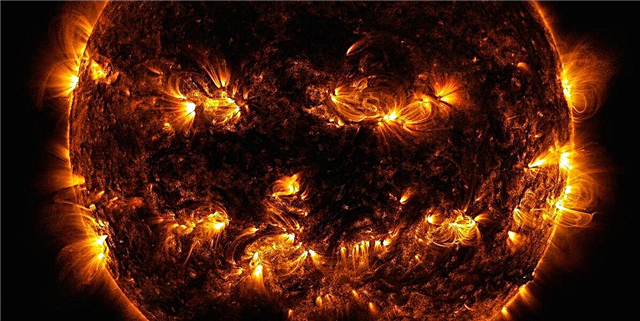 NASA- ն Հելոուինի համար պարզապես ժամանակին նվիրում է Jack-o-Lantern Sun- ին