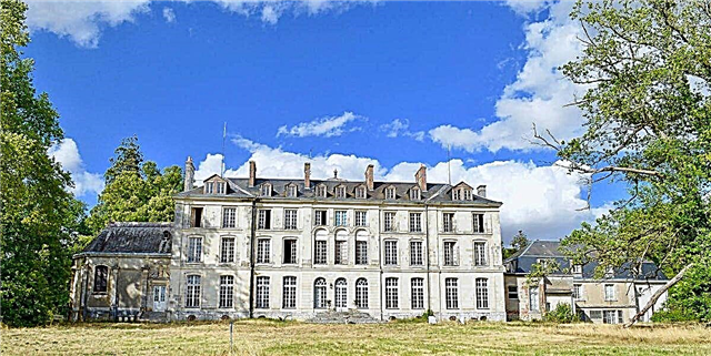 Ju Mund të Qëndroni në një Chateau Francez të Braktisur ... Ndërsa Ajo Rinovohet