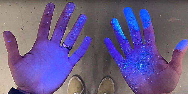 Этот YouTuber использует светящийся порошок, чтобы показать, как распространяются микробы