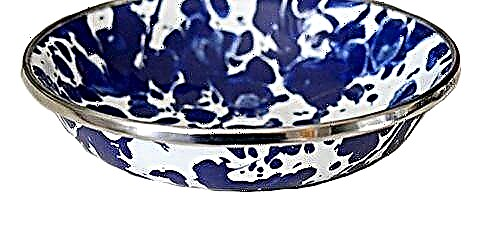 3 Pansi pa $ 30: Ma Bowls + a White Blue-and-White otchipa